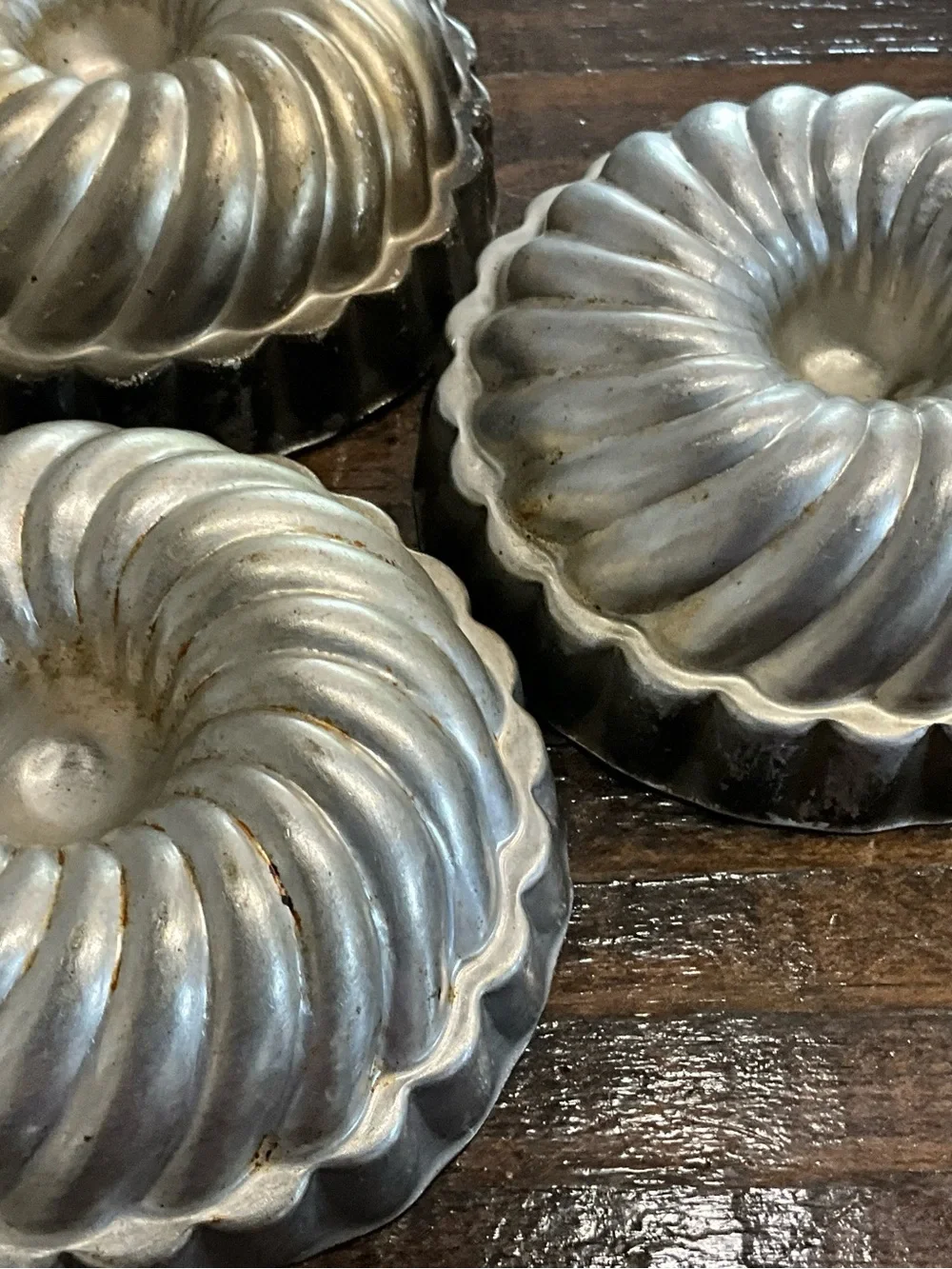 Vintage Lot of 5 Mini Bundt Jello Aluminum Pans Tins Swirl 3.75”